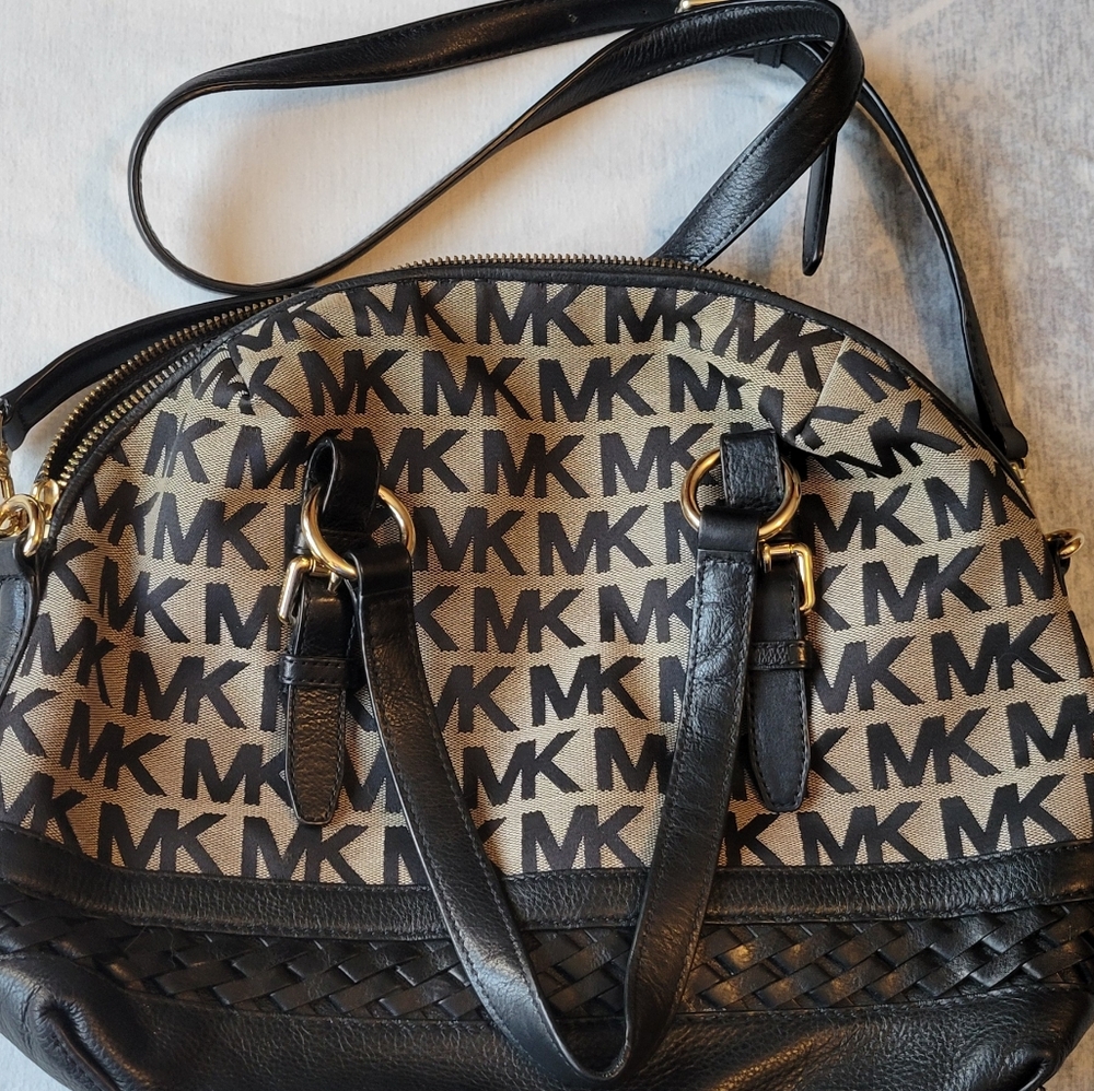 Michael Kors Gladstone signature Black Beige Leather Fabric LG Satchel Bag Purse